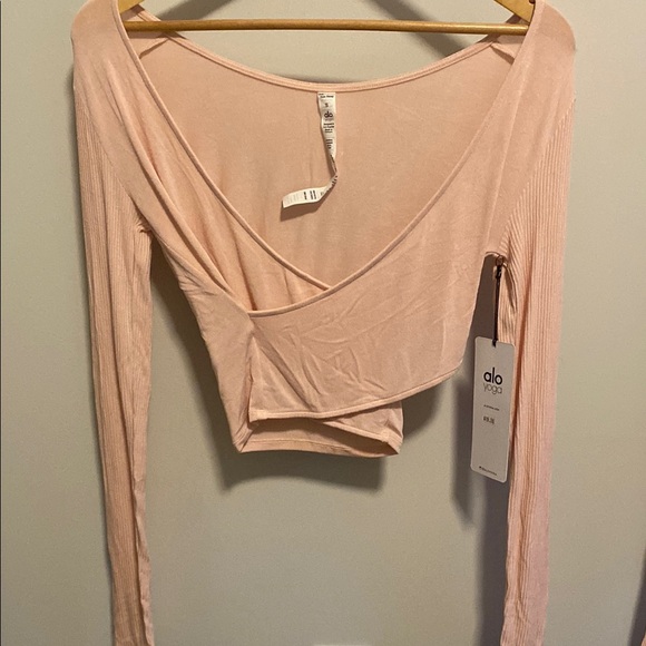 Alo Yoga Amelia Long Sleeve Crop Top. 
BNWT - Picture 6 of 10
